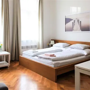 https://castle-city-apartments.praguehotelsweb.com